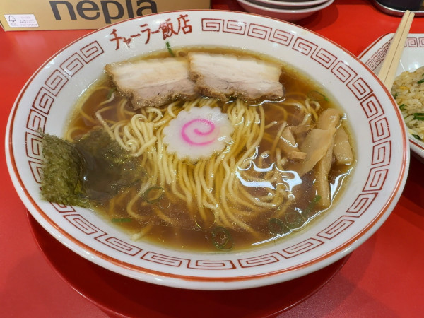 「中華そばと半ニンニクチャーハン」@チャーラー飯店 半田店の写真