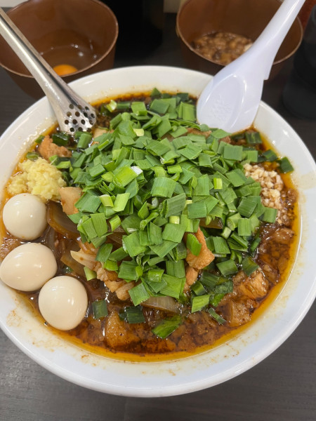 「スタ漫　具増し　ニラ　まさお　麺半分　たまご」@元祖スタミナ満点らーめんすず鬼 狭山ヶ丘分店の写真