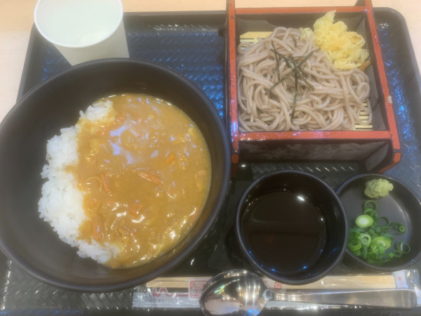 「カレー丼セットざる 660円」@めん家 経塚シティ店の写真
