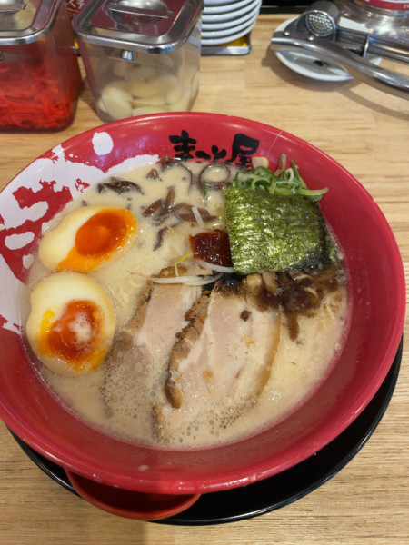 「半熟煮玉子牛白湯」@ラーメンまこと屋 福生店の写真