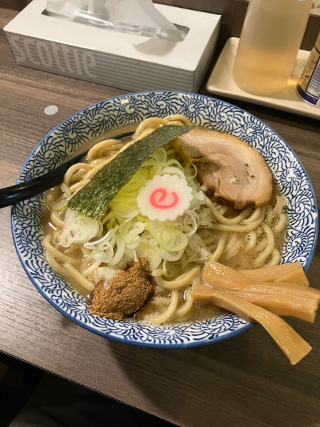 「中華そば(大330g) 麺硬め」@狼煙 〜NOROSHI〜の写真