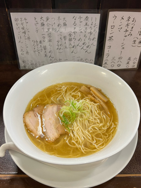 「しおらーめん」@ラーメン専門店 なるとやの写真