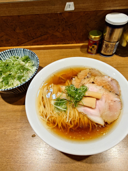 「名古屋コーチン炙り中華そば」@寿製麺よしかわ 川越店の写真