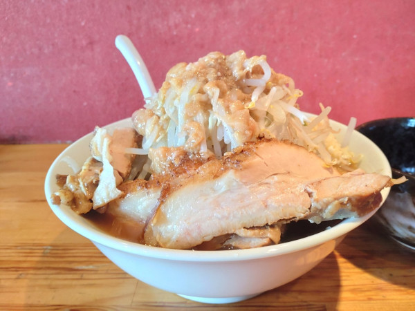 「ラーメン＋岩田の美味しい生卵」@ブタハトモダチニボシハシンユウの写真