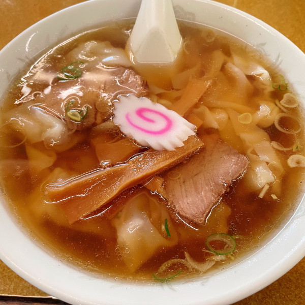 「ワンタンメン　800円」@やまや食堂の写真