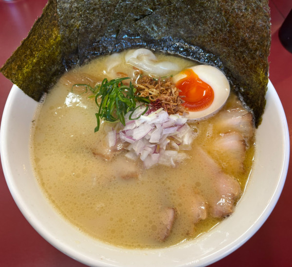 「特製鶏白湯ラーメン　+ チャーシュー　+  海苔」@らぁ麺 松しんの写真