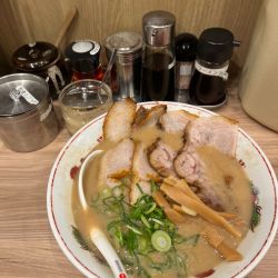 豚トロチャーシューメン＋スープ増量