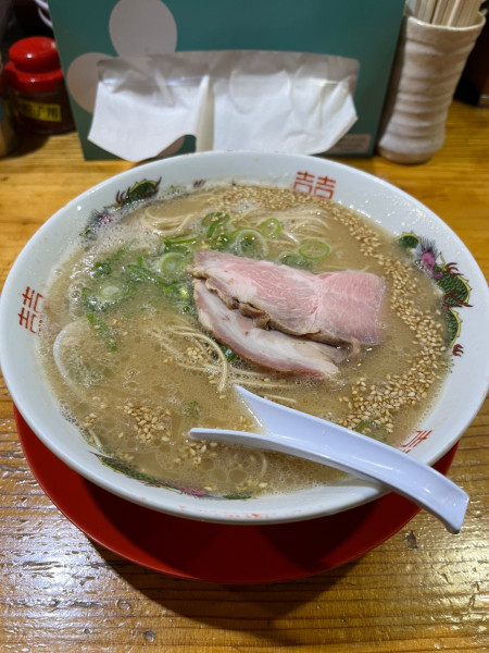 「豚骨ラーメン」@有吉商店 渡辺通り店の写真