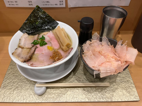 「黄金貝ラーメン+スーパーねこまんま」@なにわ麺次郎の写真