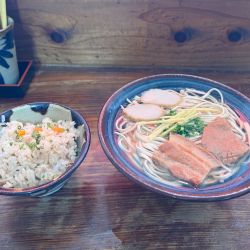 首里そば中＋じゅーしぃー