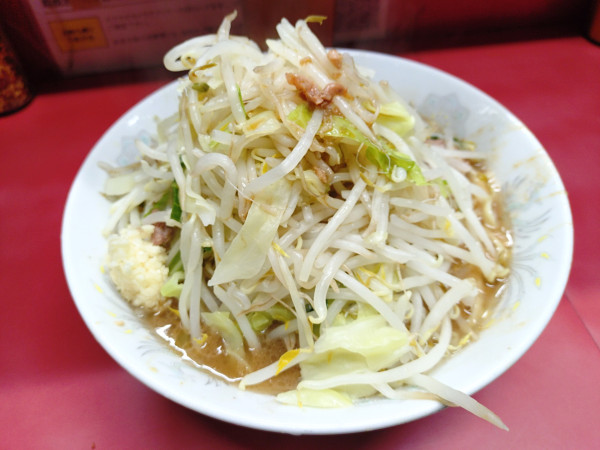「小ラーメン 850円（ヤサイニンニクカラメ）」@ラーメン二郎 環七一之江店の写真