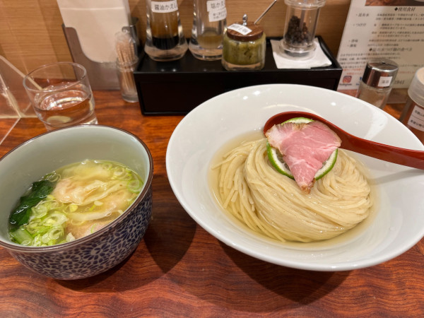 「ワンタン塩そば」@三馬路 東京店の写真