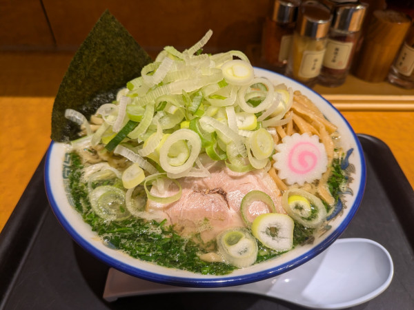 「ねぎニラらーめん」@舎鈴 池袋南口店の写真