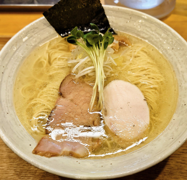 「鶏塩らぁ麺」@MENYA NAKAGAWAの写真