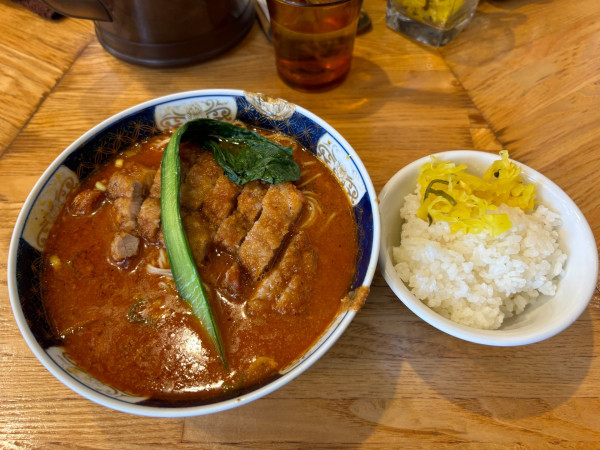 「排骨担々麺」@支那麺 はしご 赤坂店の写真