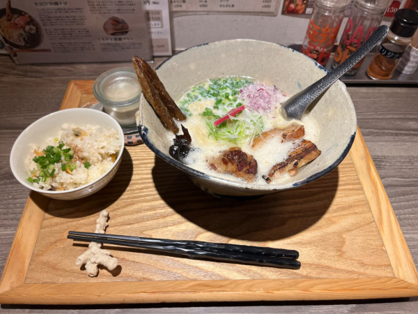 「貝出汁沖縄そばセット」@貝出汁沖縄そば キセキの写真