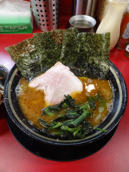 「ラーメン900円濃多 半チャーシューまぶし丼🍚150円」@IEKEI_TOKYO 王道家直系の写真