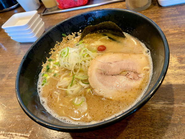 「平九郎ラーメン＋半替玉」@平九郎R 越谷東大沢店の写真