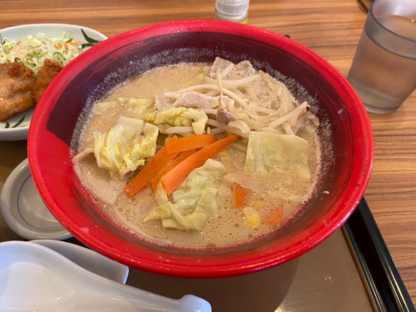 「コク旨ちゃんぽんと唐揚げの定食(1050円)」@やよい軒 ひたちなか市毛店の写真