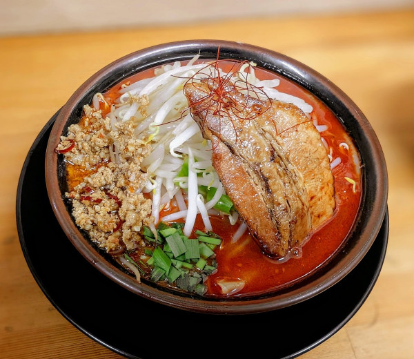 「しびれ辛みそ誤爆」@ラーメン・つけ麺 爆王の写真