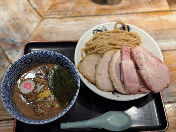 「チャーシュー濃厚つけめん1350円」@松戸中華そば 富田食堂の写真
