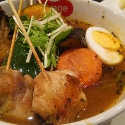 パリパリ知床鶏と7種の野菜のカレー 1680円