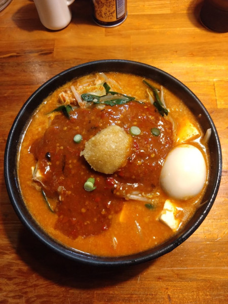 「味玉どて辛めん　普通盛り　辛さ普通　ニンニク普通」@どてちん 習志野店の写真