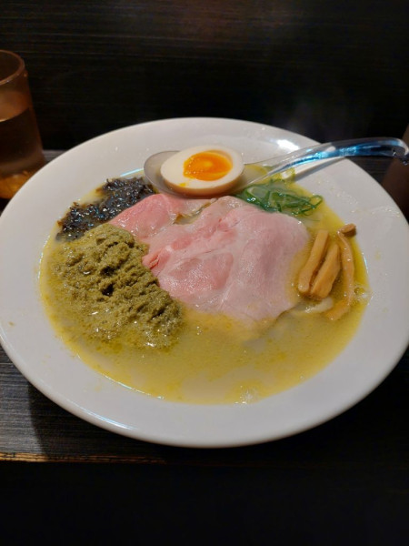 「特製牡蠣塩+ライス」@中華蕎麦 無冠の写真