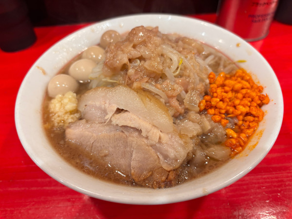 「ラーメン(ミニ) うずら」@鷹の目 獨協大学前本店の写真