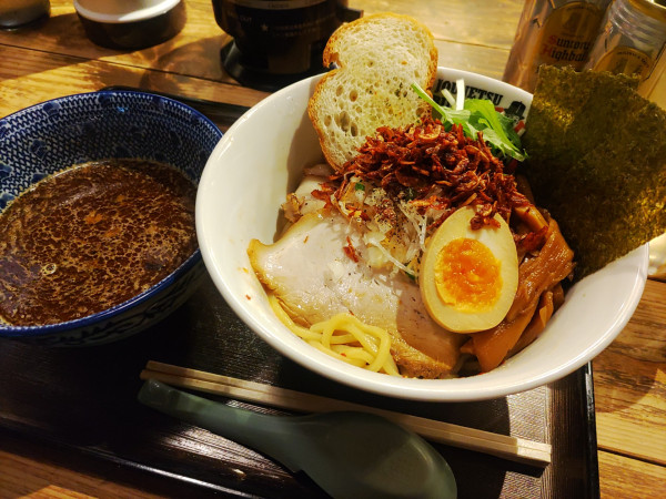 「モーレツ‼エビ辛つけ麺スペシャル 1380円」@煮干結社 弘前店の写真