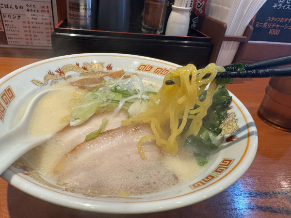 「函館塩ラーメン780円」@北海道らーめん ひむろ 松戸駅前店の写真