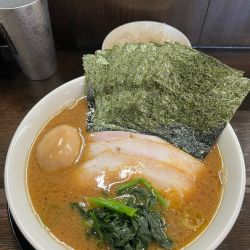 ゆくるラーメン　中　➕ライス中