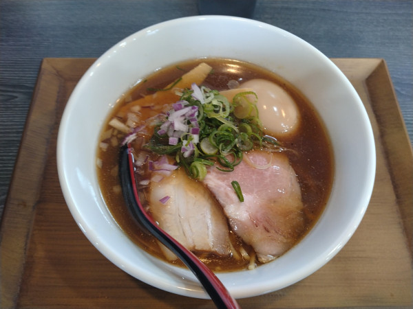 「味玉焼きアゴ貝出汁のらぁ麺(醤油)¥1080-」@貝出汁らぁ麺 しらかしの写真
