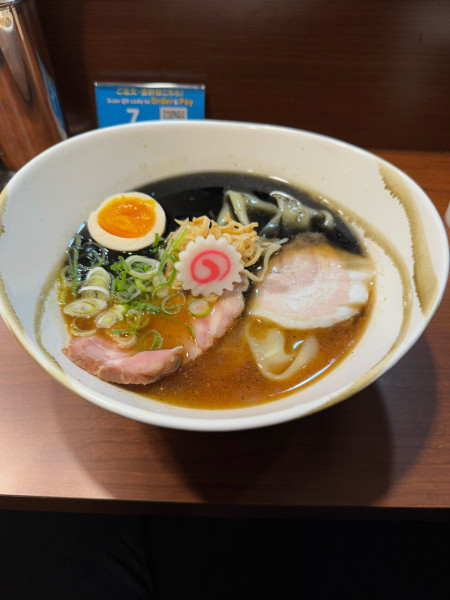 「特上醤油ラーメン」@ラーメンニキ新橋の写真