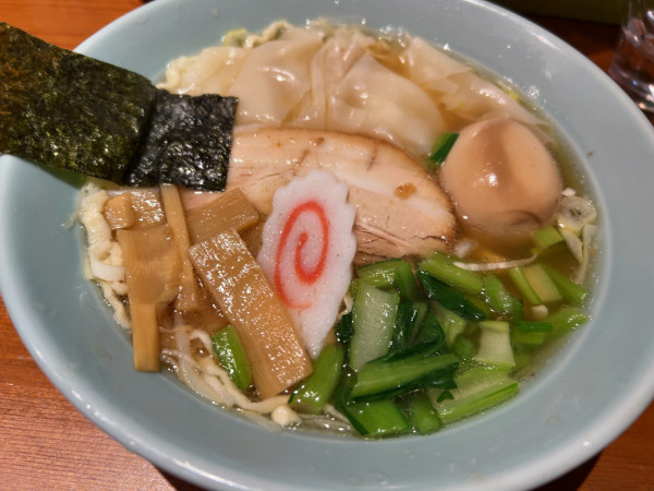 「ワンタンメン（味玉）」@佐野らーめん 麺屋 翔稀の写真