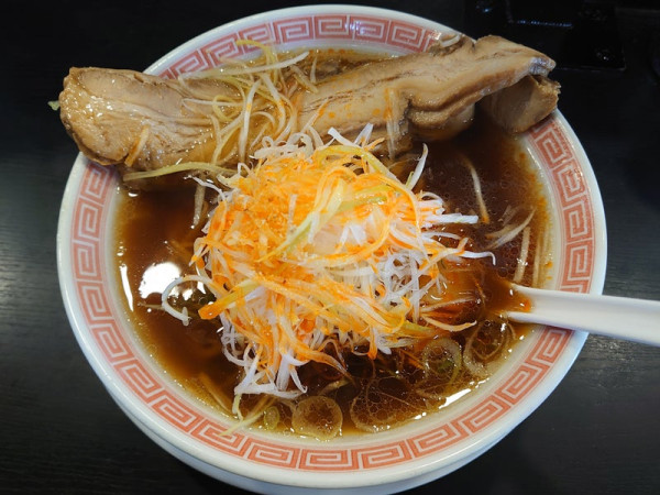 「中華そばプレミアム＋千切りねぎ」@幸楽苑 大和町店の写真