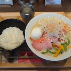 地鶏グリーンスペシャルとろ玉＋ライス