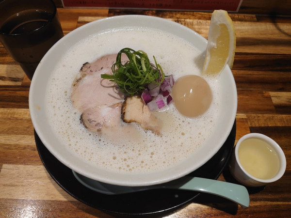 「鶏白湯」@本気製麺の写真