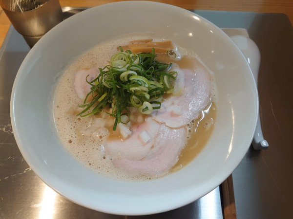 「鶏ぱいたんしょうゆらーめん」@鶏之諺の写真