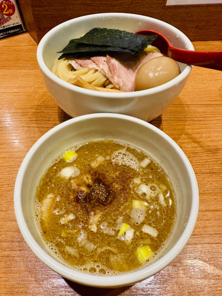 「特製つけ麺(大)【1400円】」@煮干中華そば 鈴蘭 新宿店の写真