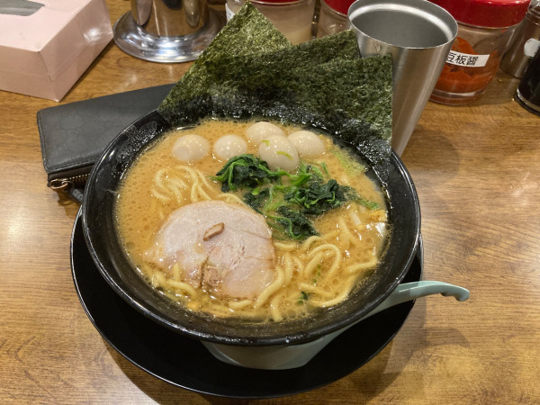 「ラーメン（並）醤油+うずら」@横浜家系ラーメン 太田商店 MAXの写真