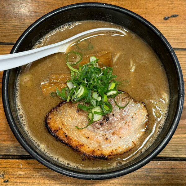 「醤油らーめん（麺少なめ）¥950」@麺匠 るい斗の写真