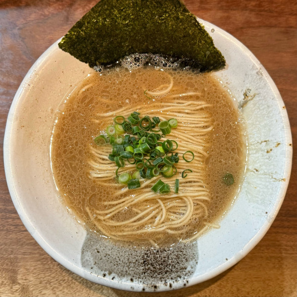 「岩中豚と博多地鶏で支えた吸収豚骨 ¥1,400」@NATURAL TASTEの写真