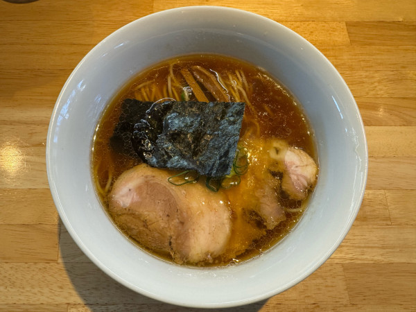 「醤油らぁ麺　900円」@支那そばや 鳥栖の写真