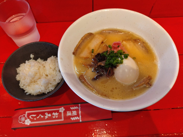 「とんこつチャーシュー¥1250-小ライス味玉サービス」@らぁめん神社の写真
