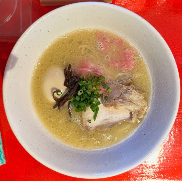 「豚骨らぁめん」@らぁめん神社の写真