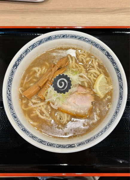 「弘前中華そば大盛（1000）」@弘前煮干し中華そばスタンド ニボる?の写真