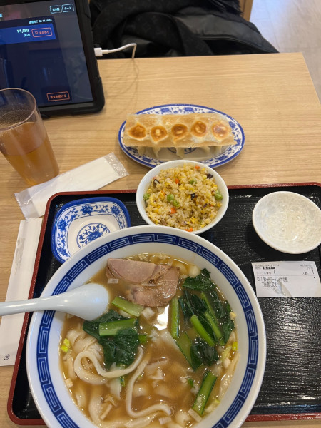 「餃子＋ラーメン±半炒飯 刀削面に変更」@中国家庭料理 你好 田町店の写真