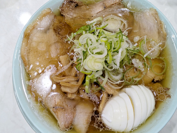 「中華そば＋玉子スライス」@渋谷かっちゃんラーメンの写真