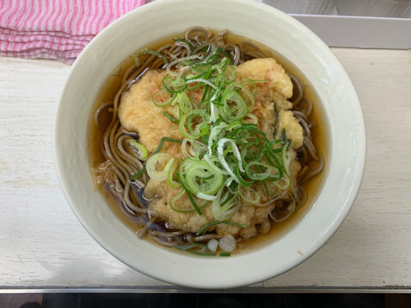 「かき揚げそば」@常盤軒 横須賀線ホーム店の写真